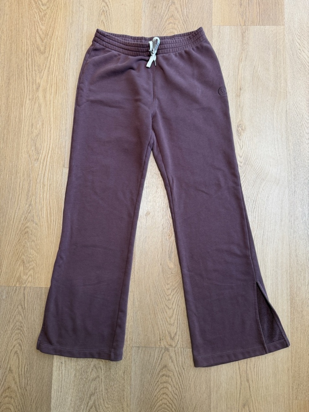 Vuori Plum Sweatpants with White Drawstring